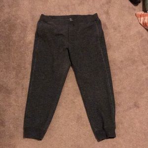 This is a pair of VINCE sweats / Joggers worn only once. Excellent condition!